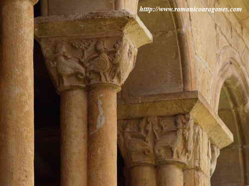 DETALLE CAPITELES DEL CLAUSTRO SUPERIOR